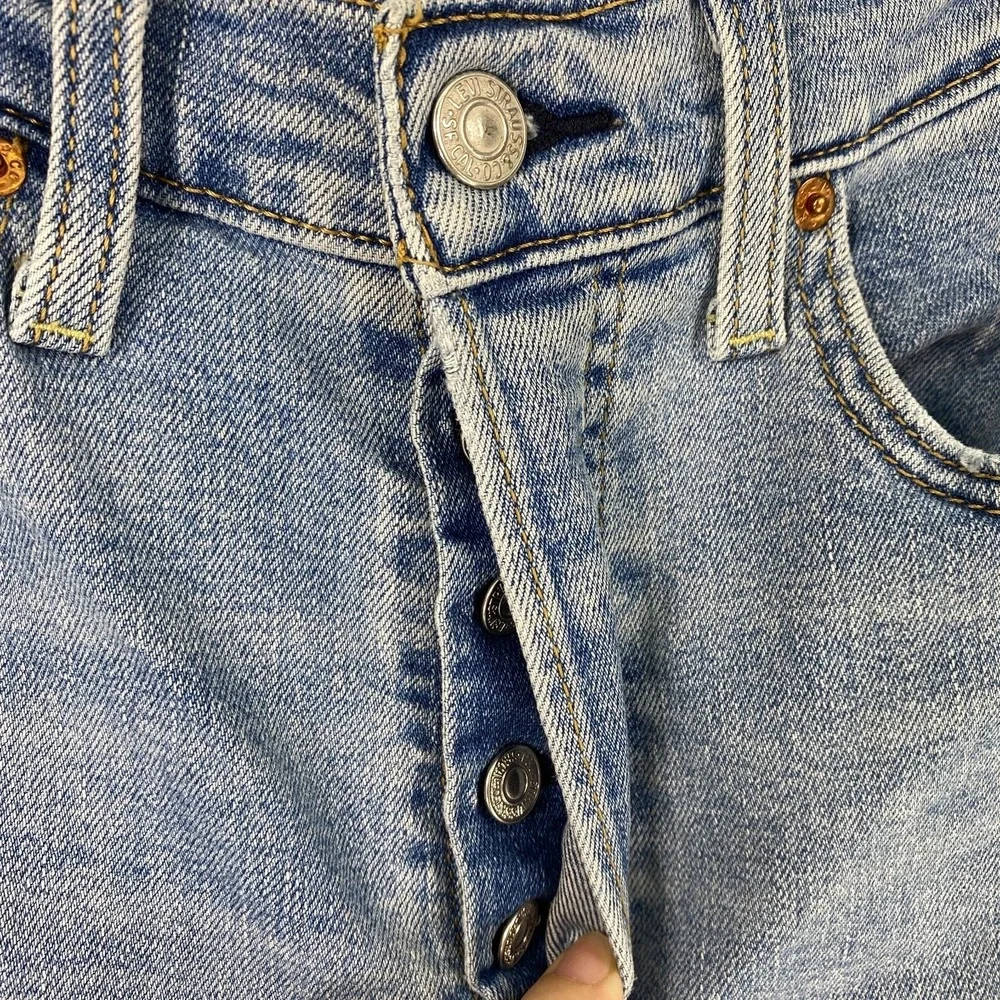 Levis levi ribcage